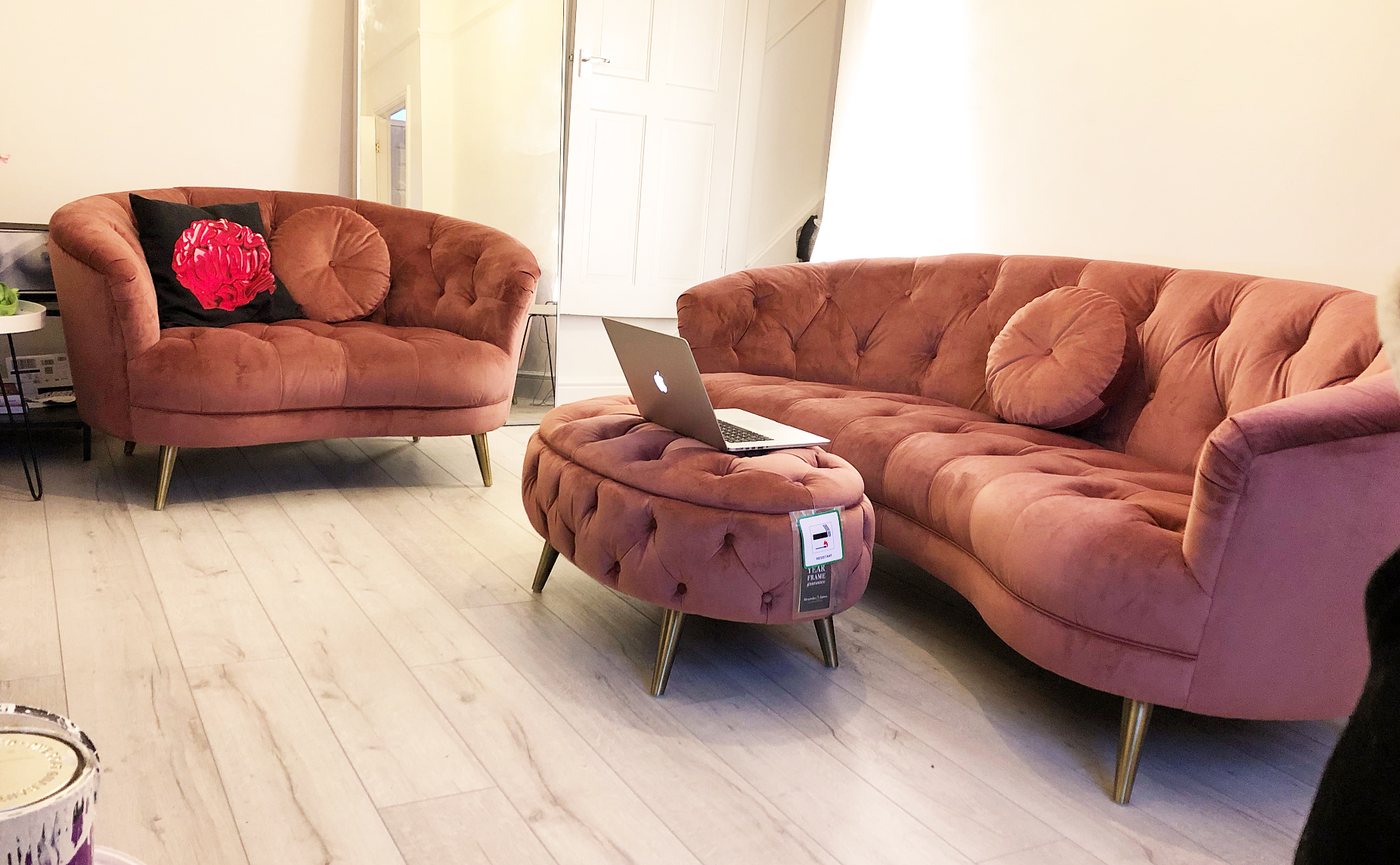 The art of patience and gratitude – We finally got our DFS Euphoria sofa –  À la Waïki